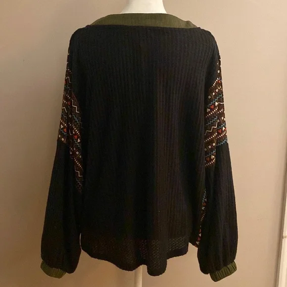 Umgee Waffle Knit Boho Print Top - Picture 4 of 11